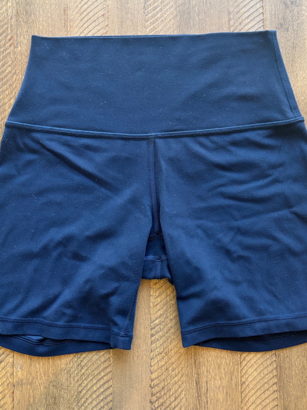 Lululemon High Rise Short 6in Navy AS IS. Size 6